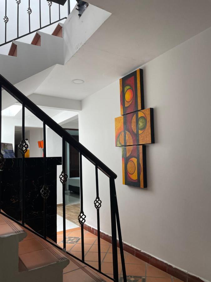 Hotel Sie7E Express Medellin Bagian luar foto